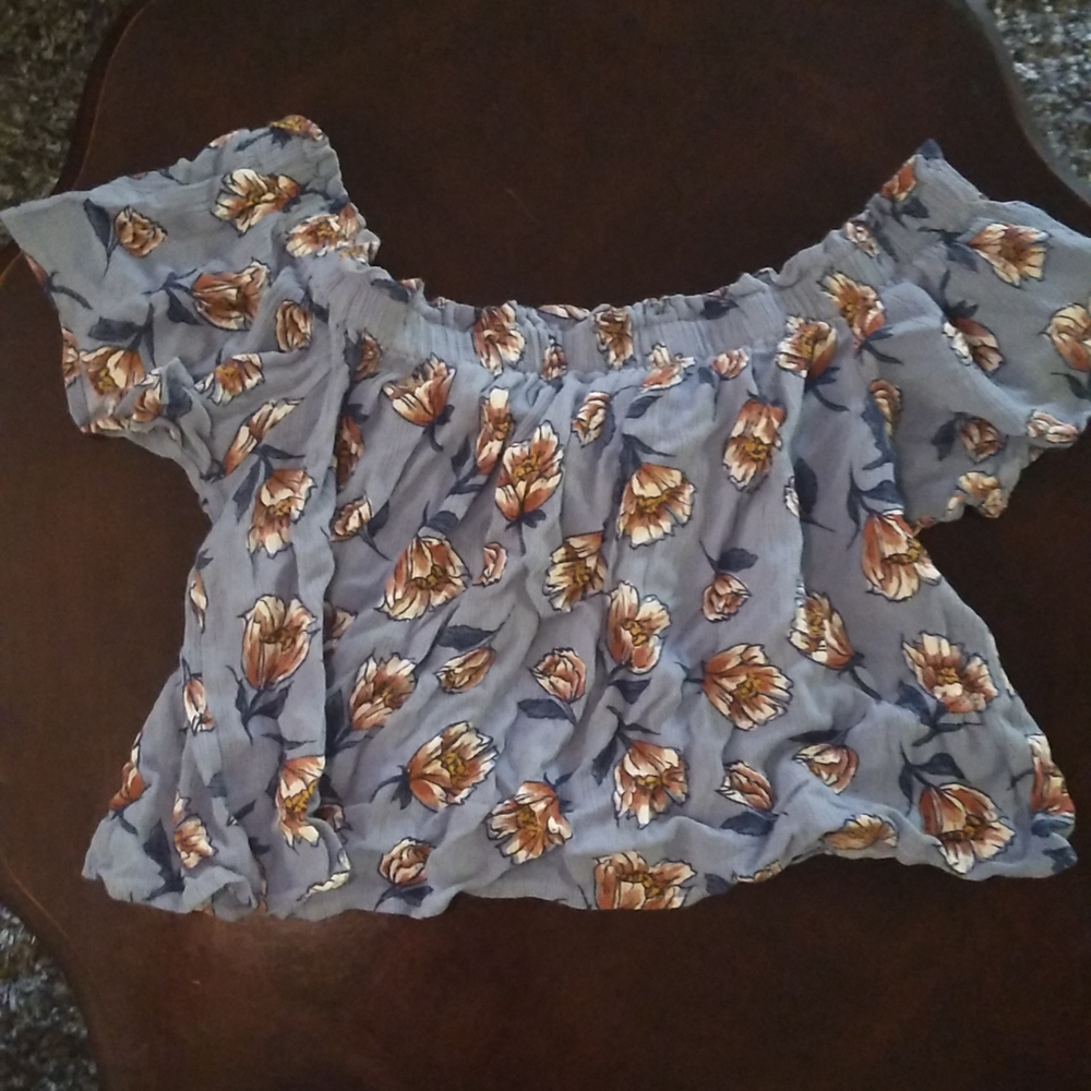 Off the shoulder floral crop top